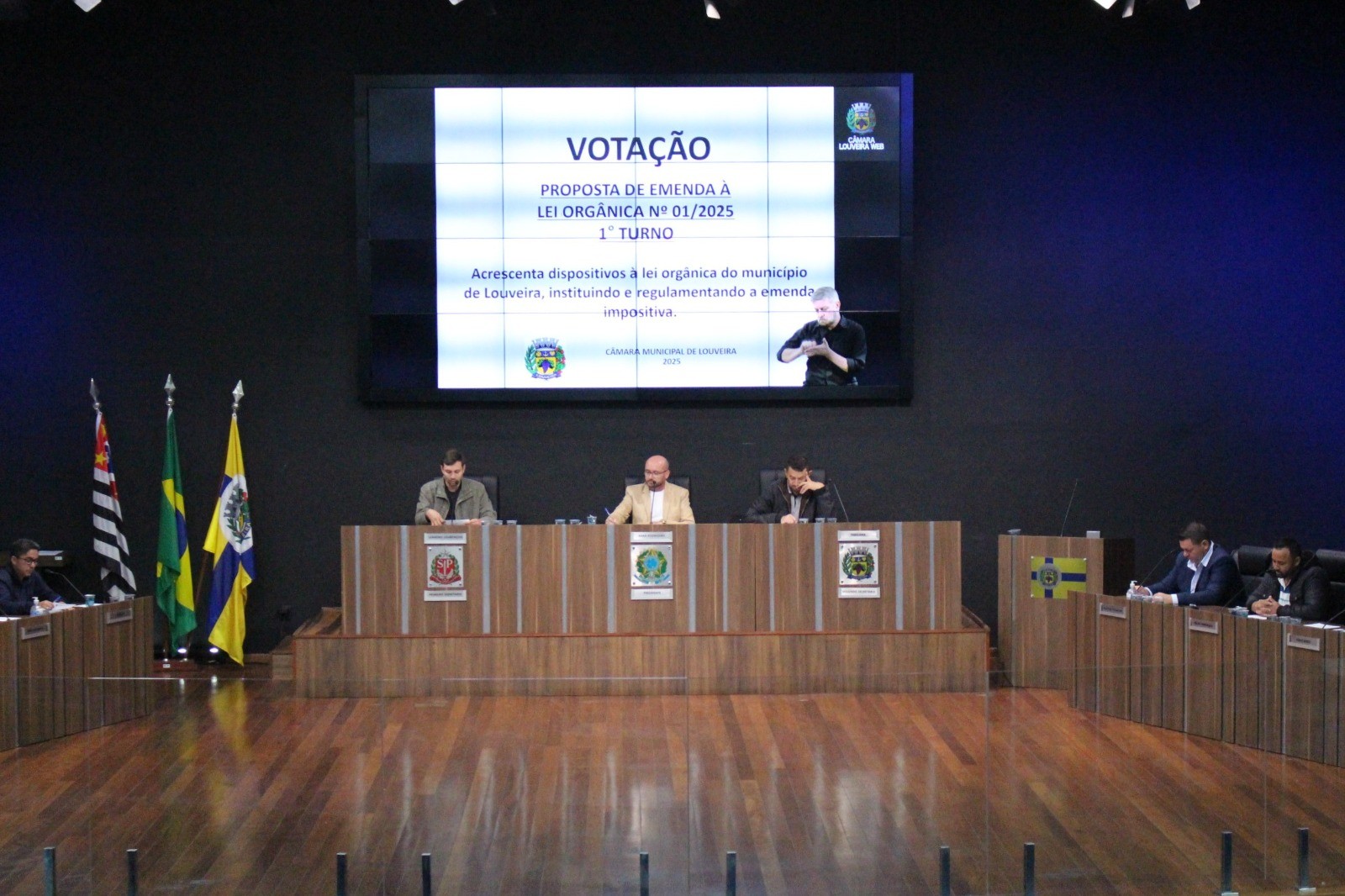 Vereadores aprovam em 1º turno a emenda impositiva