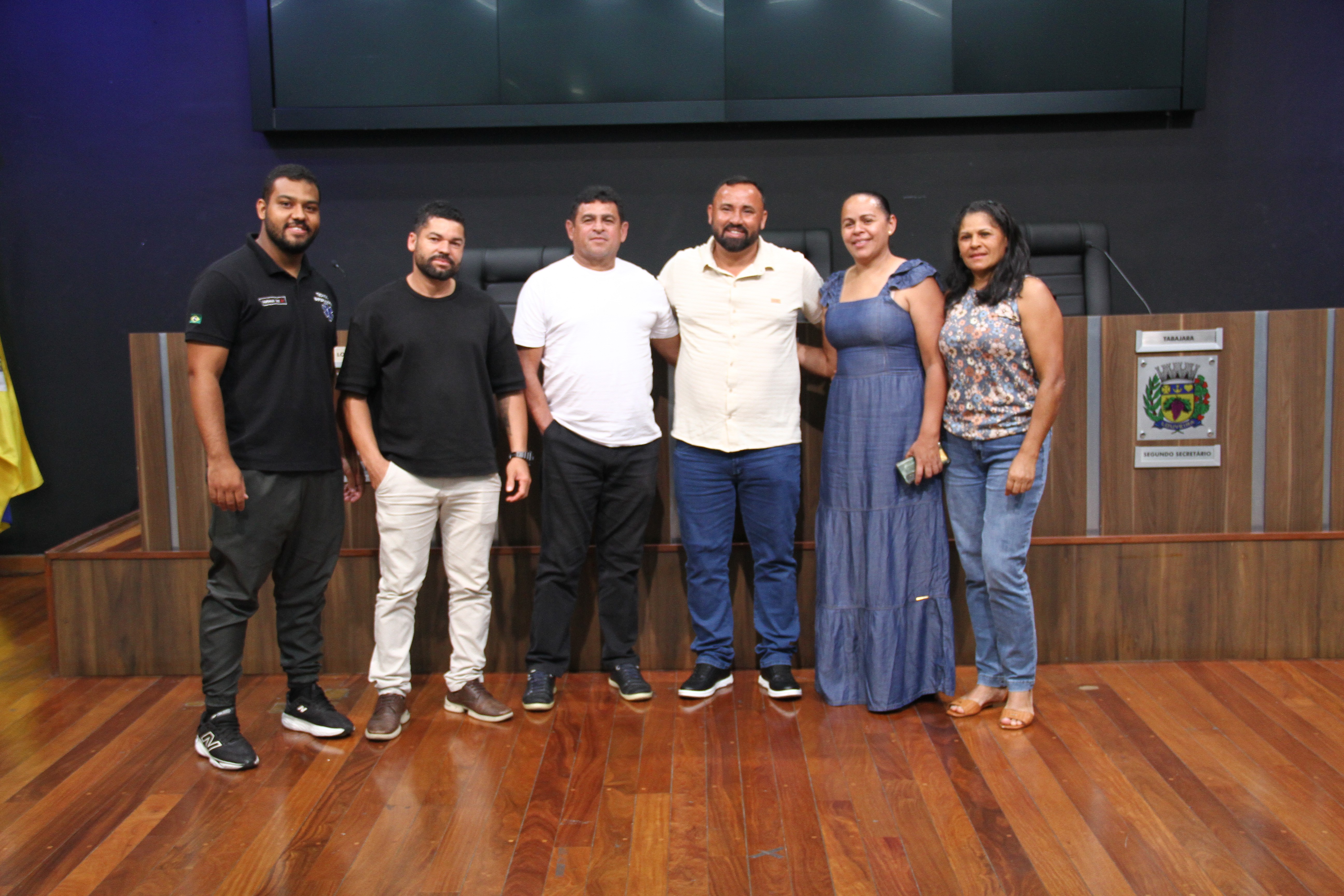 Estrada do Pau a Pique recebe nome de Esther Maria dos Santos 