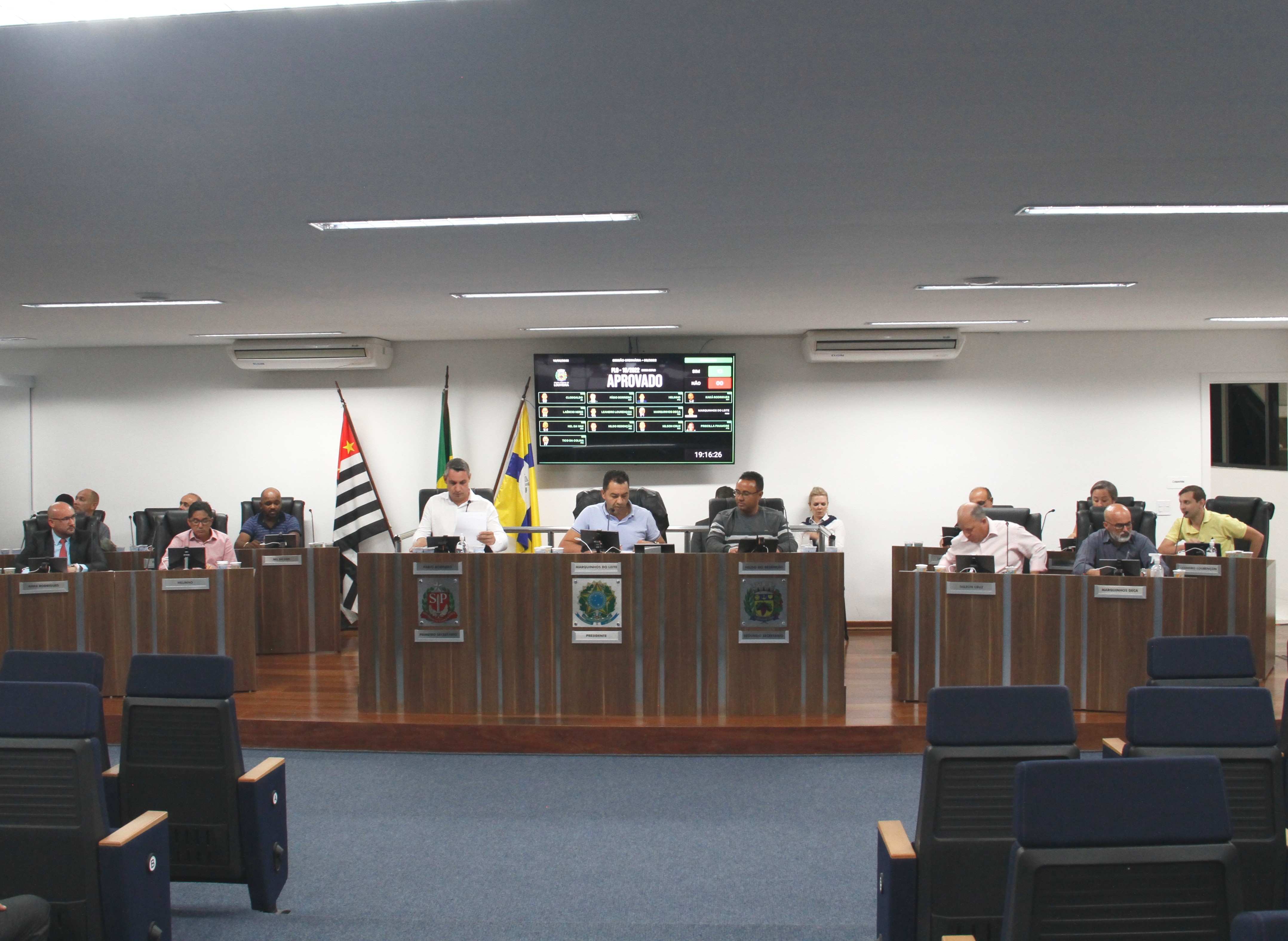 Vereadores aprovam projeto que proíbe inauguração de obras inacabadas