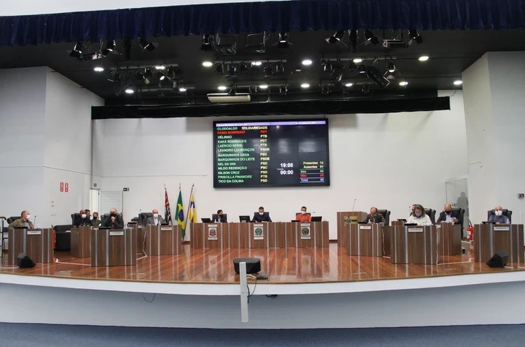 10ª Sessão Ordinária é suspensa e volta na quinta-feira, dia 10