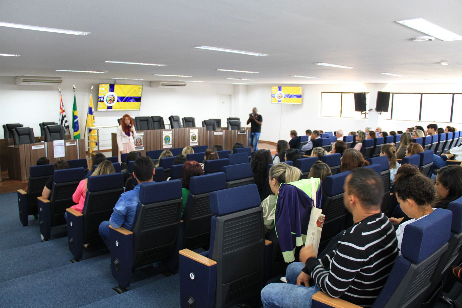 Câmara recebe palestra de enfrentamento da violência contra a mulher