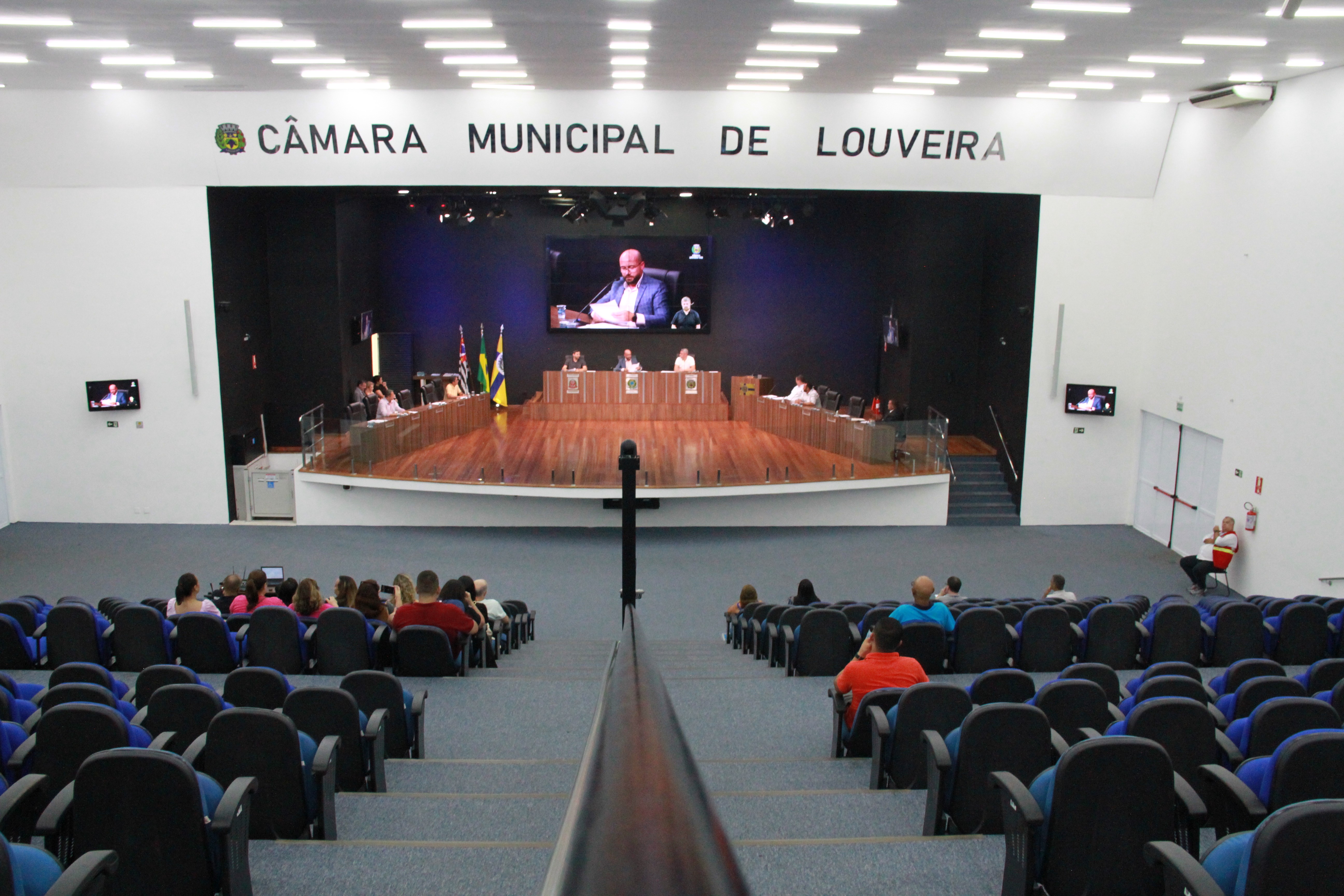 Aniversário de Louveira é marcado por Moção de Aplausos