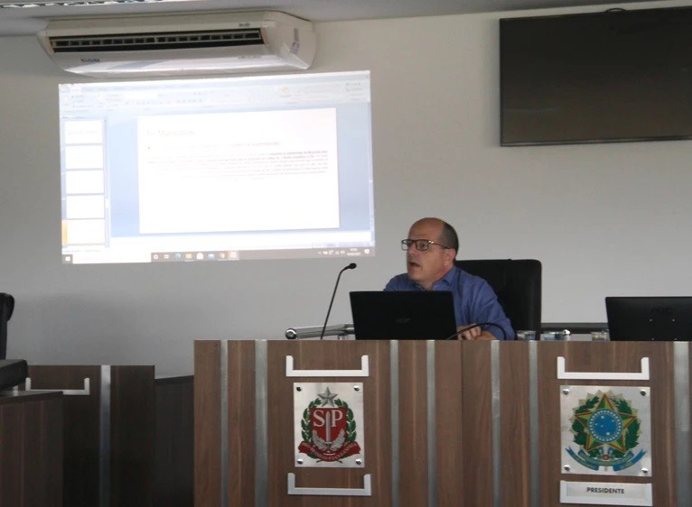 Noções Básicas de Direito Parlamentar foi tema de curso ministrado para servidores da Câmara